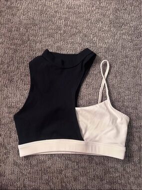 Le Ore Asymmetrical Black & White Sports Bra - Size Small